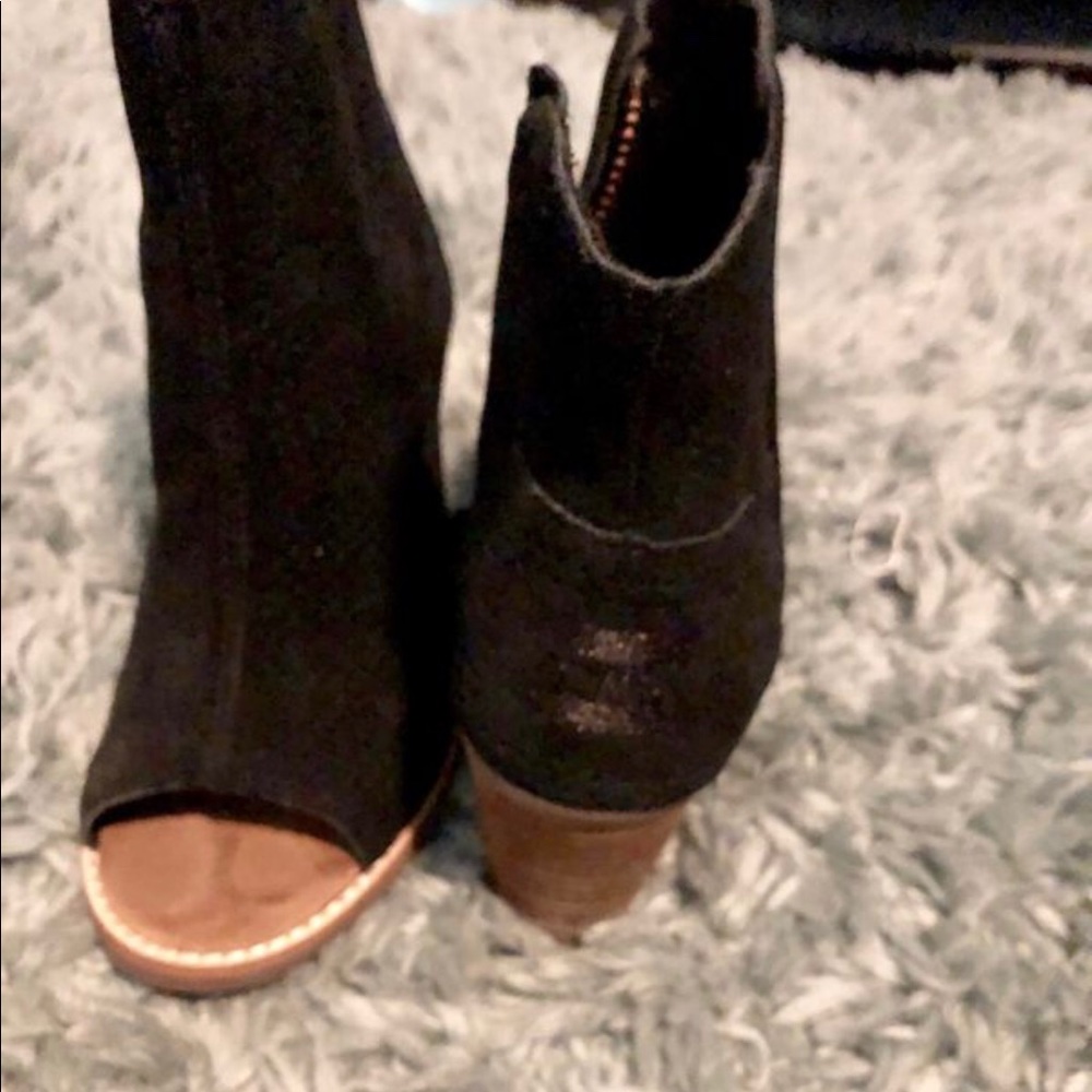 Women’s shoes